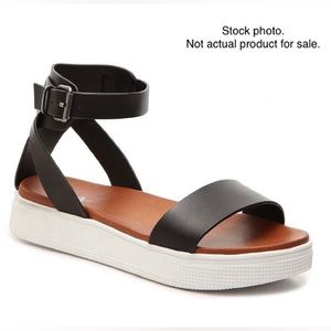 Size 9 MIA Ellen Platform Sandals!